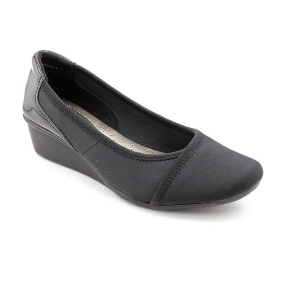 Karen Scott Nelly Weges